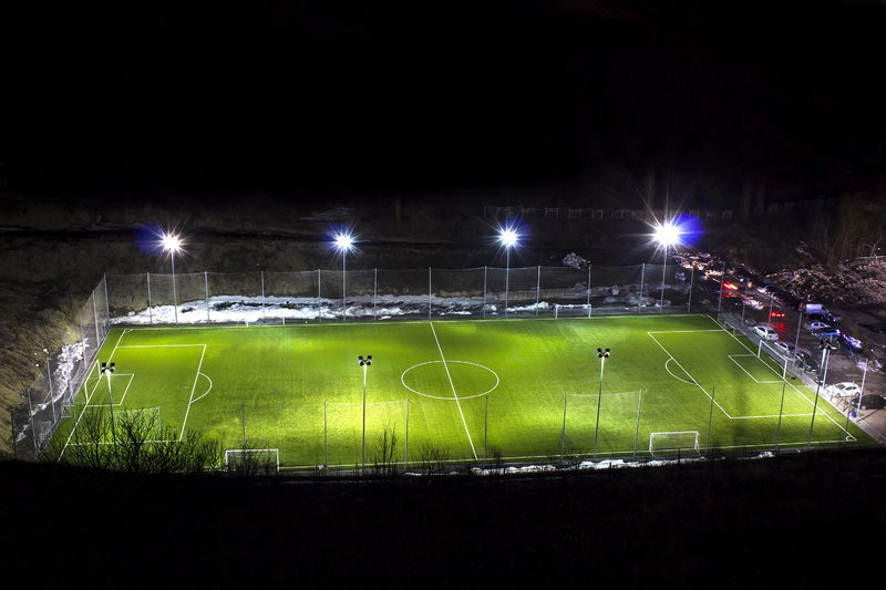 освещение спортивной площадки, освещение светодиодное для спортплощадки